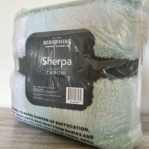 Berkshire Sherpa Throw Blanket - Sea Breeze and White